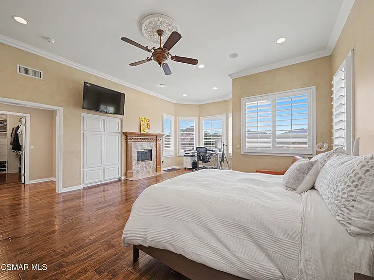 520 Ravensbury St — Photo 25