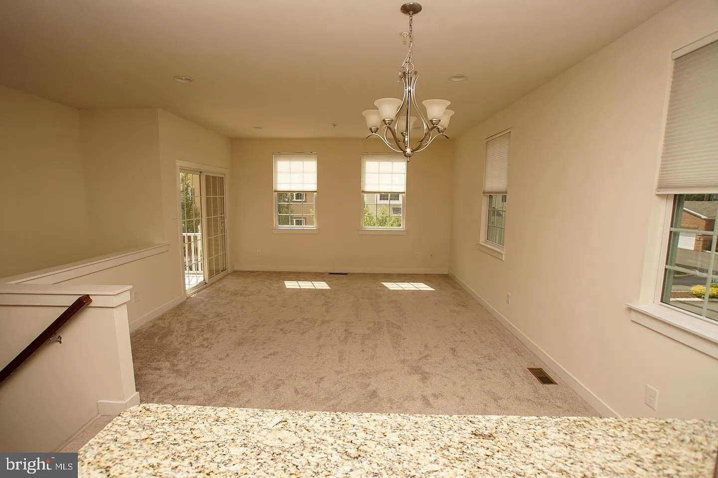 2 bed, 2.0 bath, 1460 sqft, $2,700 — Photo 2