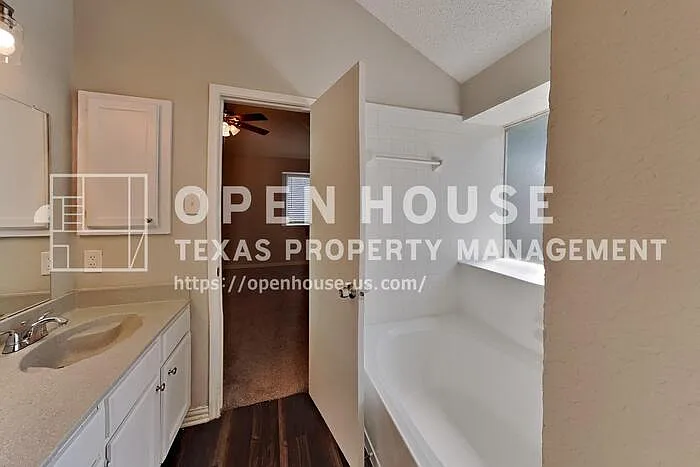 400 Valley Mills Dr — Photo 12