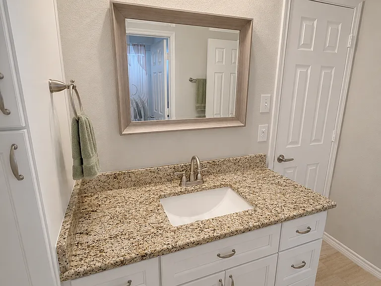 1622 Lake Travis Dr — Photo 29