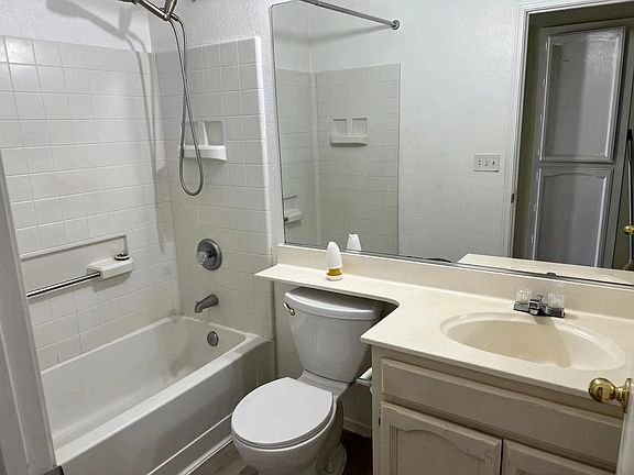 2nd bathroom