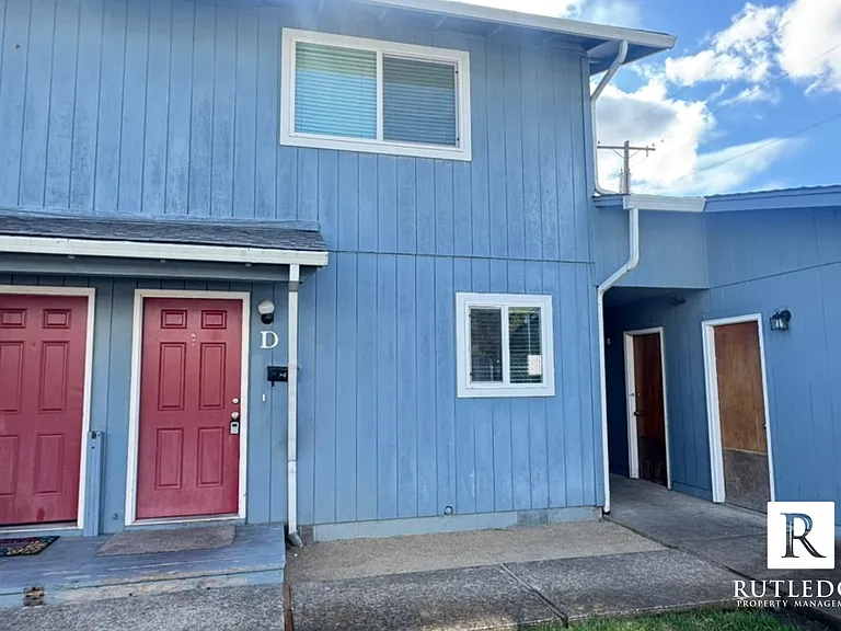 826 Bennett Ave #A-D — Photo 1