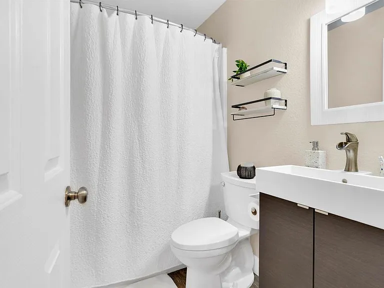 10618 Esmeraldas Dr — Photo 20