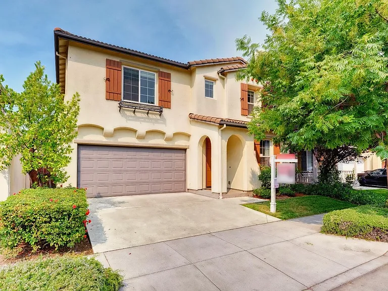 1867 Silk Wood Ln — Photo 2