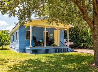 409 High Street, Oriental, NC 28571