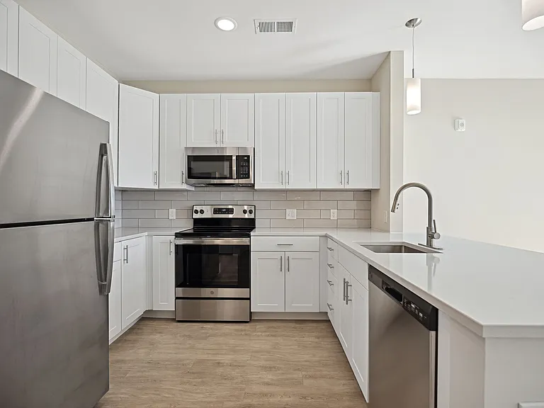 Centro at Pine Nash — Photo 14