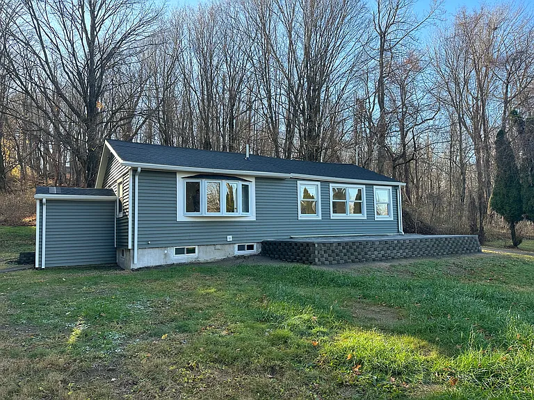 132 Jackson Rd — Photo 1