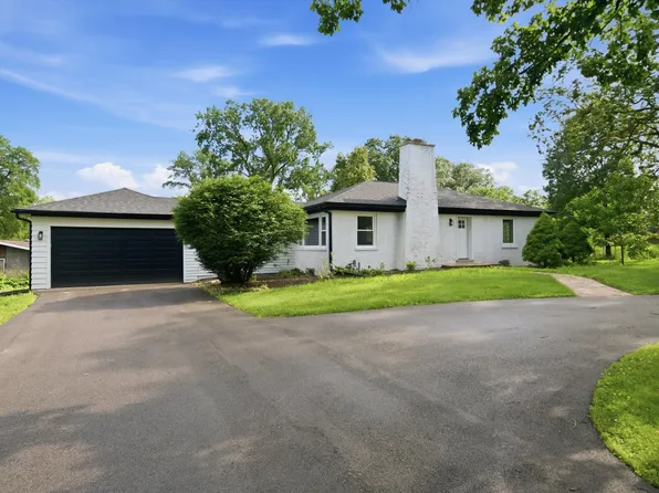 75 Brookdale Ln, Palatine, IL 60067