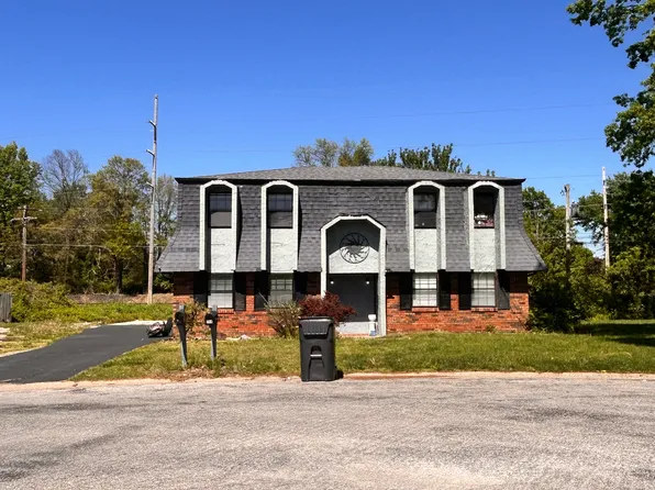 186 Liberty Dr, Belleville, IL 62226
