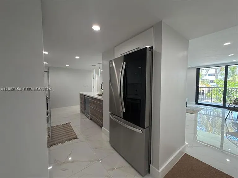 1800 Collins Avenue Cu #3H — Photo 5