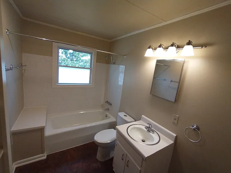White Oak Cir NW — Photo 9