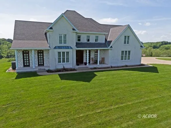 2121 White Rd, Bidwell, OH 45614