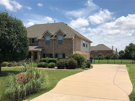 2nd image of 6006 Dumont Ct