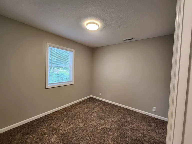 424 Nussbaum Ave — Photo 14