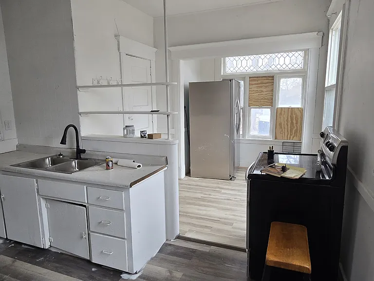 113 W Division St #1 — Photo 7