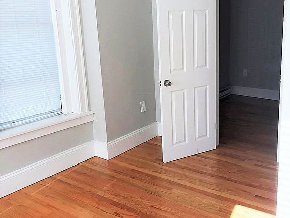 5th image of 20 Chelsea St APT 2