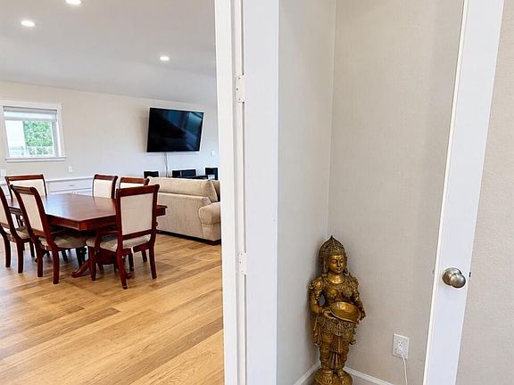 5th image of 5211 Flat Stone Ln
