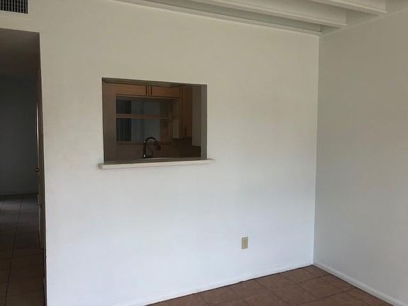 3rd image of 134 Green Point Dr #B