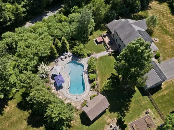 2 Deer Haven Dr, Haydenville, MA 01039