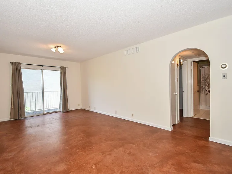 2601 Bellefontaine St — Photo 8