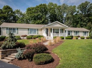 2 Dogwood Dr, Morristown, NJ 07960