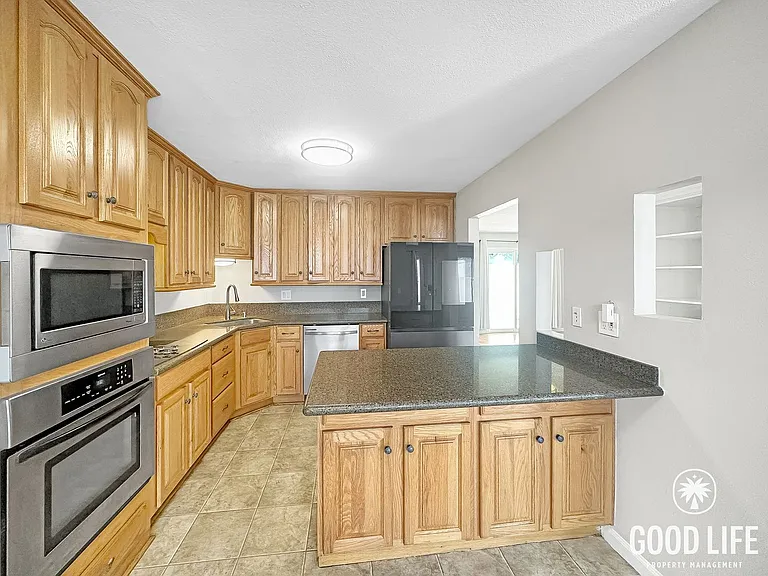 1640 Maple Dr #29 — Photo 8