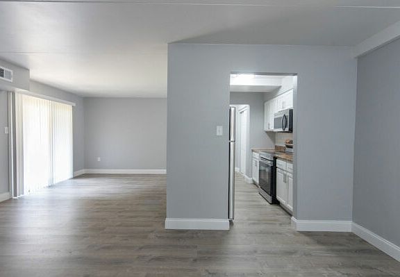 3rd image of 1204 Terra Hill Dr #B43bd7cd8