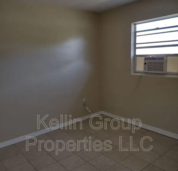 157 E Northside Dr #1 — Photo 8