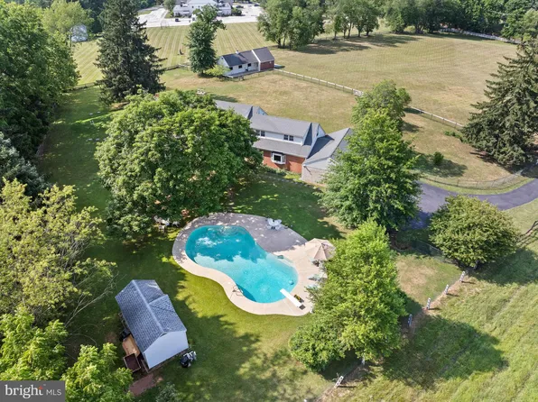 130 Valley Park Rd, Phoenixville, PA 19460