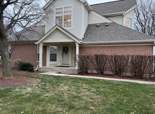 3 Ione Dr UNIT A, South Elgin, IL 60177