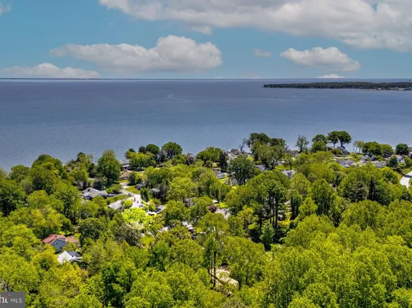 526 James Ave, Tracys Landing, MD 20779