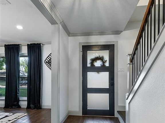2nd image of 1201 Seminole Dr