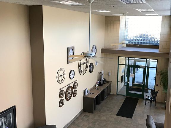 Beautiful Lobby Areas On Each Floor, With Free WIFI. Elevators Throughout.