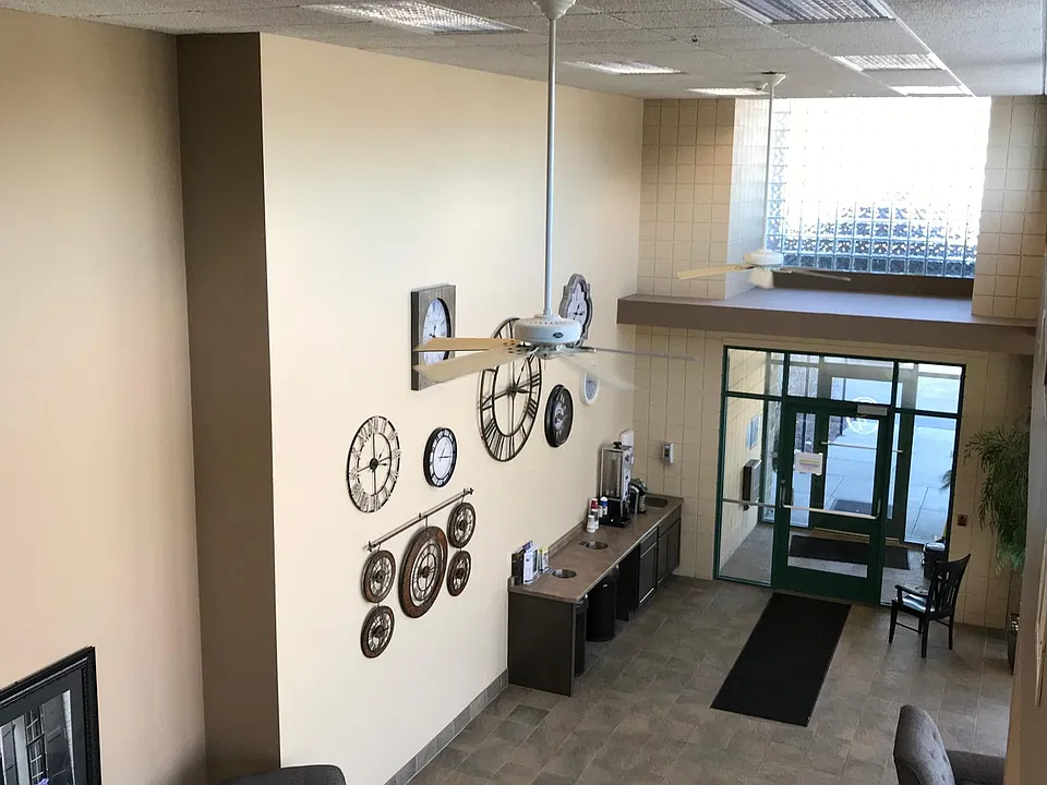 Beautiful Lobby Areas On Each Floor, With Free WIFI. Elevators Throughout.