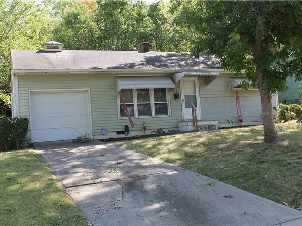7113 Tracy Ave, Kansas City, MO 64131