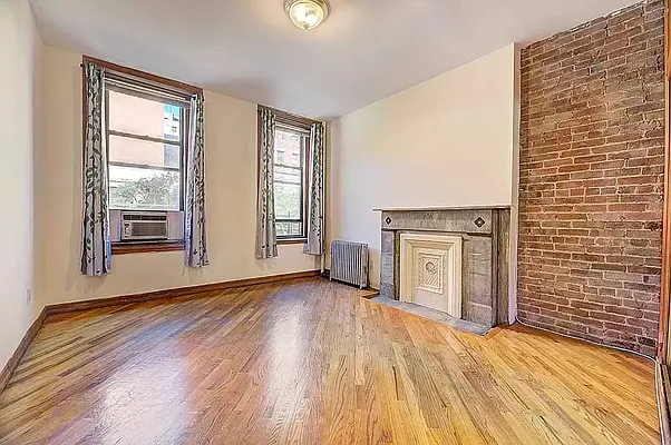 Rented by REAL New York | media 18