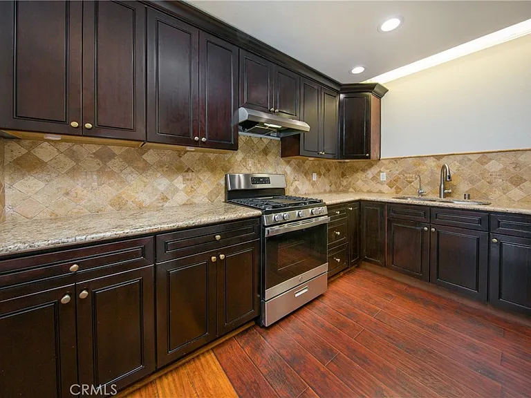 11834 Gilmore St #16 — Photo 6