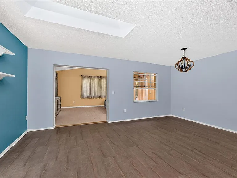18407 Avon Ave — Photo 16