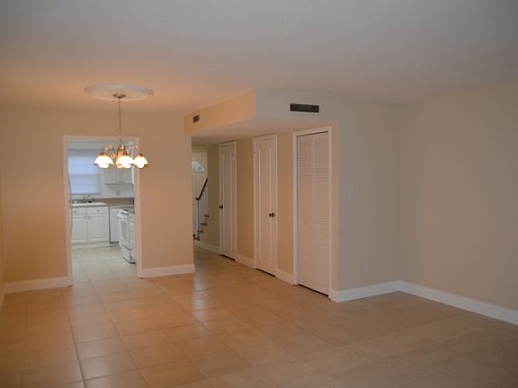2nd image of 617 Georgetown Dr
