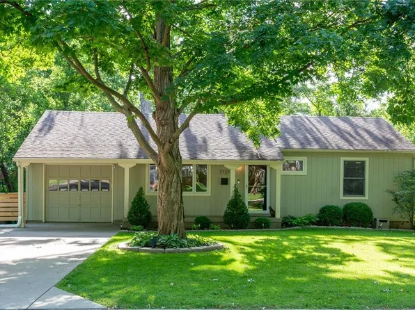 7123 Reeds Rd, Overland Park, KS 66204