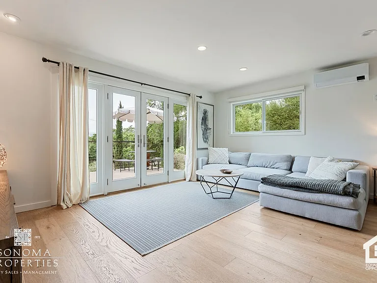 754 E Thomson Ave — Photo 26