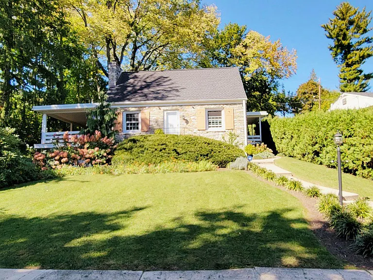 1067 Terrace Ave — Photo 1