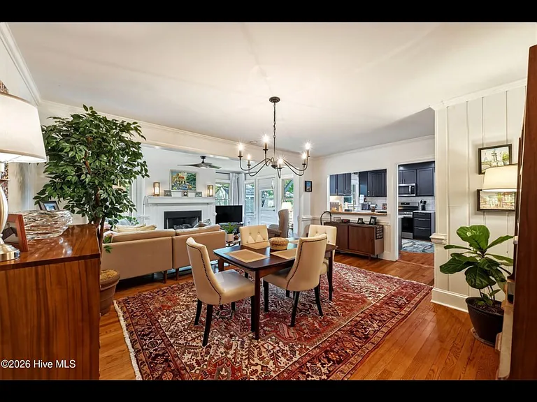 611 Clark Dr — Photo 22