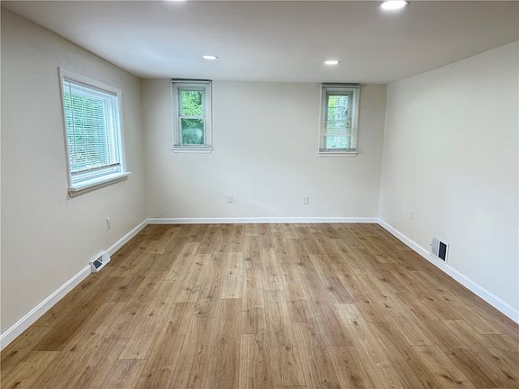 5th image of 3718 W 7th Ave