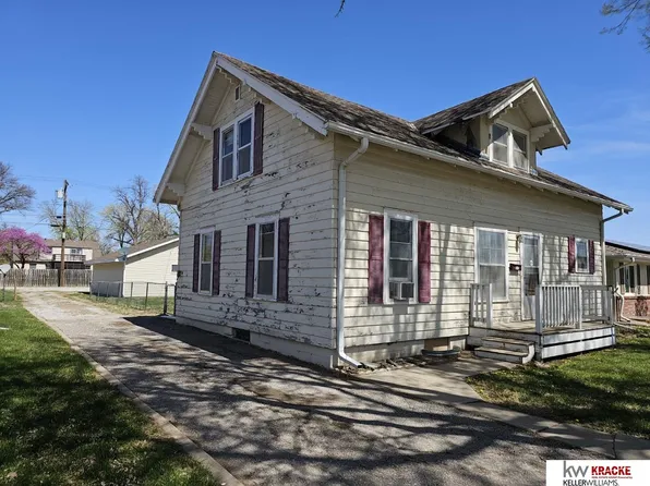 1712 Ella St, Beatrice, NE 68310