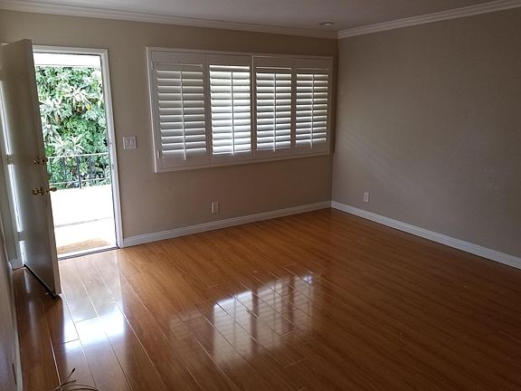 Spacious living room.