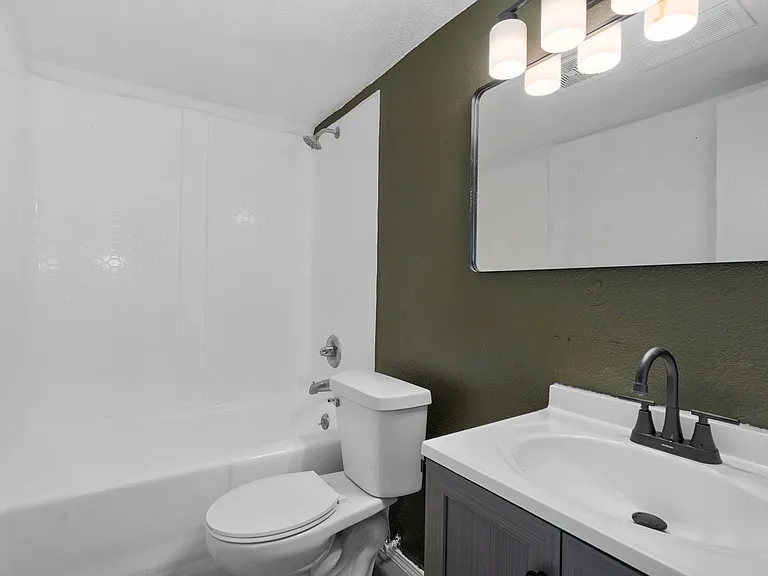True North Apartments — Photo 20