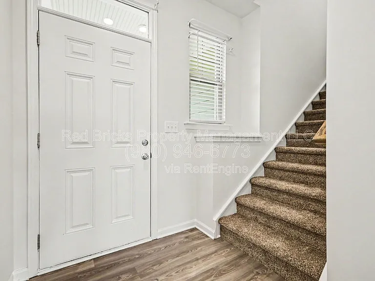1007 Maylen Trce — Photo 9