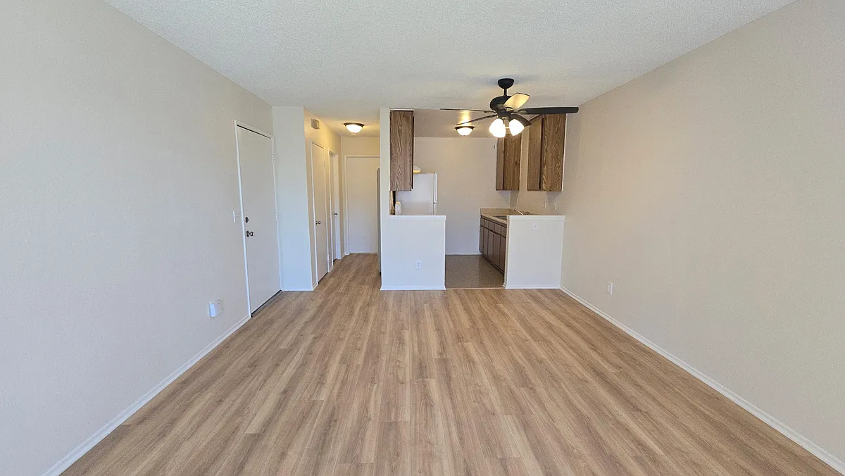 Building Photo - 5906 Challen Ave #14