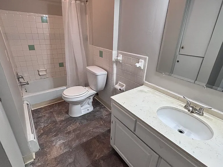 927 W Shiawassee St #2-12 — Photo 32